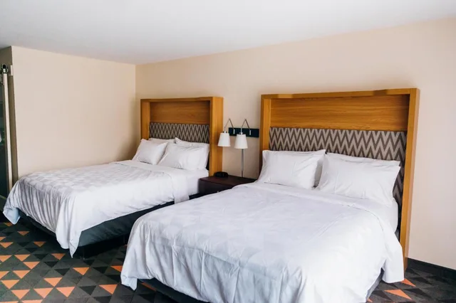 غرفة بسريرين كينج لذوي الإعاقة، Holiday Inn Hotel Suites Phoenix Mesa Chandler 2/10
