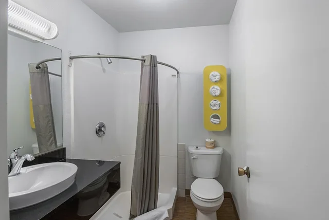 غرفة قياسية بسرير كوين، Motel6 Fallon, NV 8/10