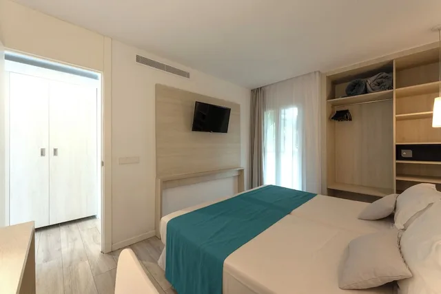 شقة سوبيريور بسريرين منفصلين بشرفة مع أريكة، Hotel Club Es Talaial 3/8