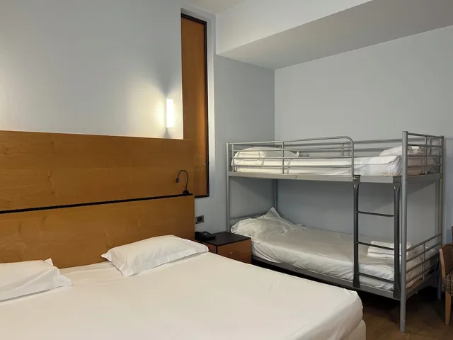 غرفة رباعية بسريرين منفصلين وسرير بطابقين، Hotel Igea 5/10