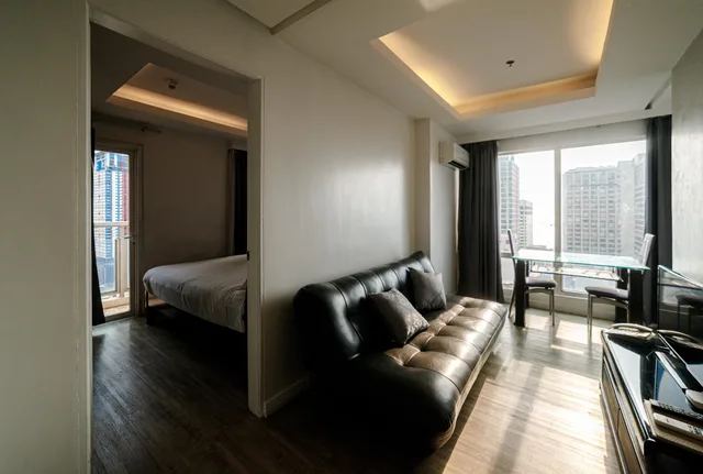 غرفة ديلوكس بسرير كينج، Regency Grand Suites 2/3