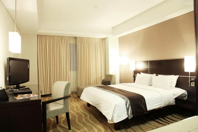 Superior, King Bed, Executive Level، Java Paragon Hotel And Residences 3/7