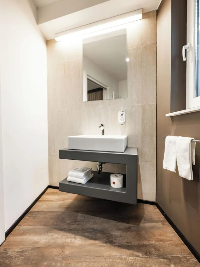 جناح بريميوم بسرير كينج مع أريكة، HOTEL CITY MARIBOR 8/10
