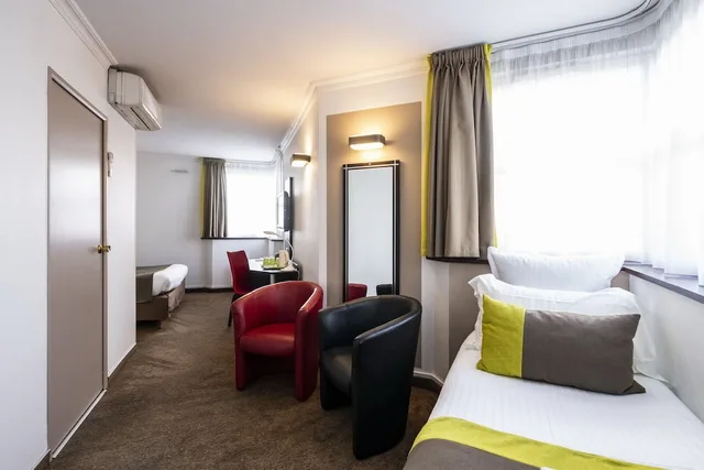 غرفة قياسية ثلاثية بسرير مزدوج وسرير فردي، Four Points by Sheraton Reims Cathedrale 7/10