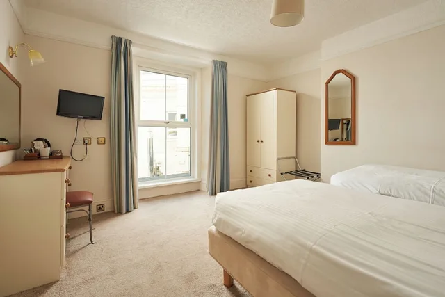غرفة سيغنتشر بسريرين منفصلين، Great Western Hotel 1/4