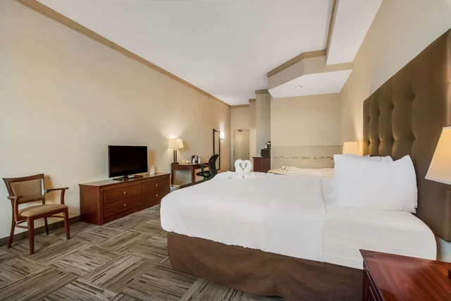 غرفة بسرير كينج، Best Western Brantford Hotel Conference Centre 2/4