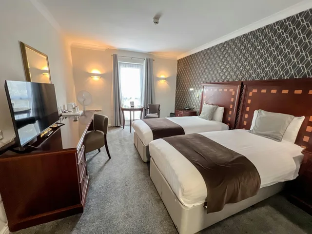 غرفة كلاسيكية بسريرين منفصلين، Manor of Groves 1/2
