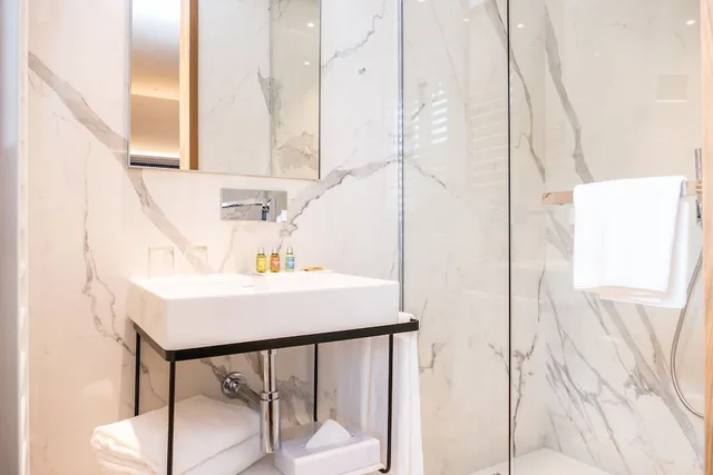 غرفة فاخرة بسرير كينج، Hotel D Geneva 6/7