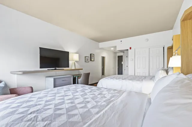 غرفة قياسية بسرير كوين، Holiday Inn St. Petersburg West 8/10