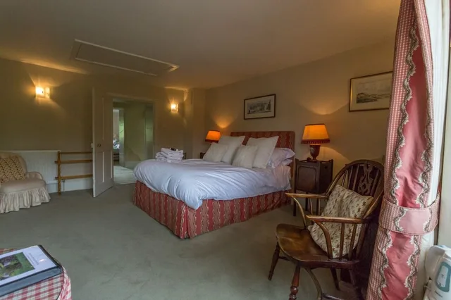 Luxury, King Bed, Garden View, Aylworth Manor 1/1