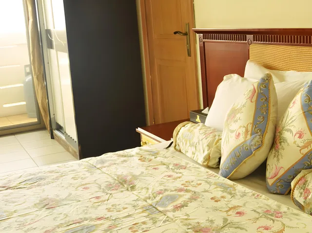 جناح ديلوكس بسرير كوين، Mensvic Grand Hotel 2/2