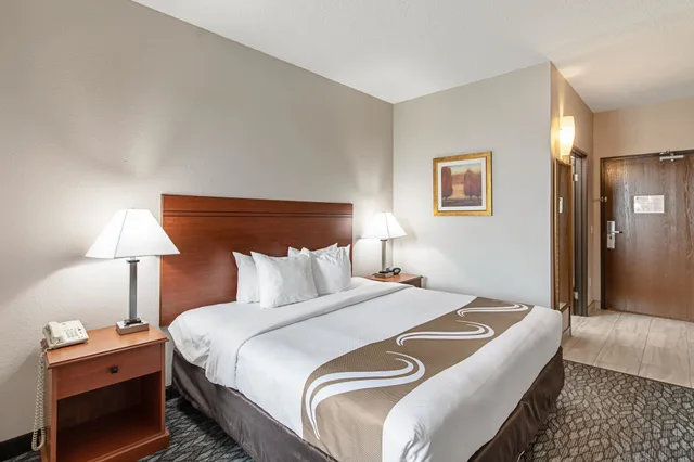 جناح بسرير كينج، Quality Suites Austin South St. Elmo District 4/7