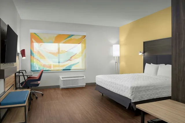 غرفة بسرير كينج لذوي الإعاقة، Tru by Hilton Jacksonville Airport I-95 1/3