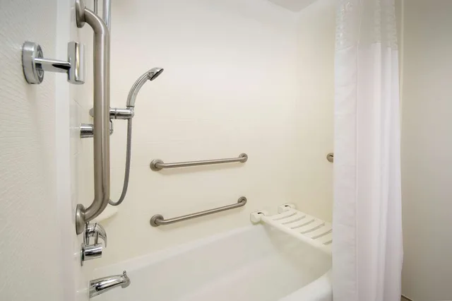 استوديو بسريرين كوين بحوض استحمام لذوي الإعاقة، Hampton Inn And Suites San Antonio Northwest Medical Center 2/2