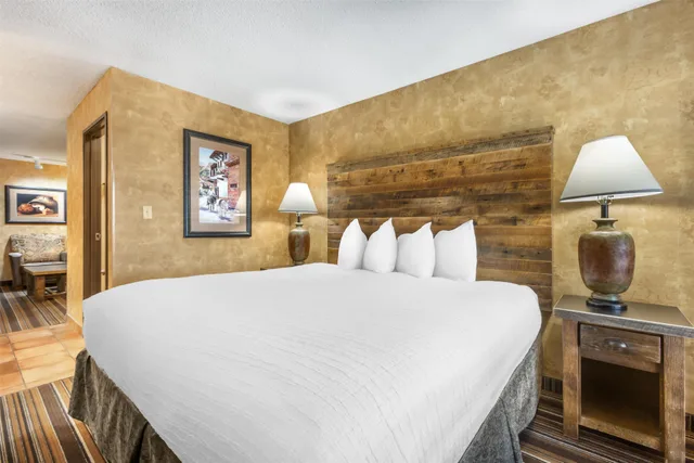 جناح بسرير كينج وسريرين منفصلين بشرفة بغرفتين، Best Western Plus Inn Of Santa Fe 2/12