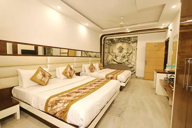 غرفة عائلية بسرير بطابقين، New Hindustan By Backpackers Heaven 1/2