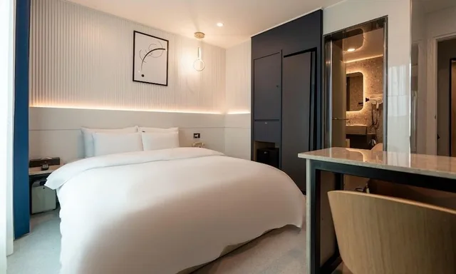 غرفة بسرير كوين بشرفة، Jecheon Hound Hotel 2/4
