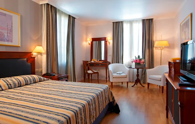 غرفة بسرير مزدوج أو سريرين منفصلين، Theoxenia Palace 2/4