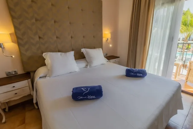 Plus, Double or Twin Bed, Pool View، Paloma Blanca Boutique Hotel 1/3
