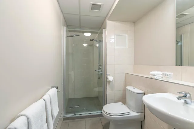 استوديو تنفيذي، Quality Suites Central Square 7/8