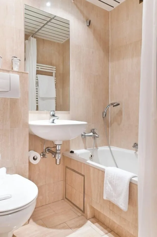 Room, Twin Beds, Hotel Queen Anne 6/9