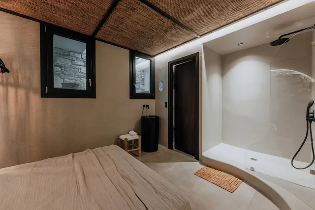 فيلا بسريرين كوين بمسبح خاص بجاكوزي، Onym Curated Villas 10/10