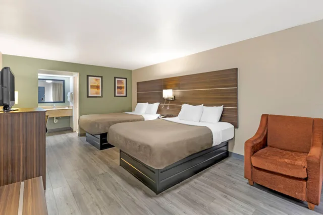 غرفة بسريرين كوين للمدخنين، Quality Inn & Suites Orangeburg 2/7