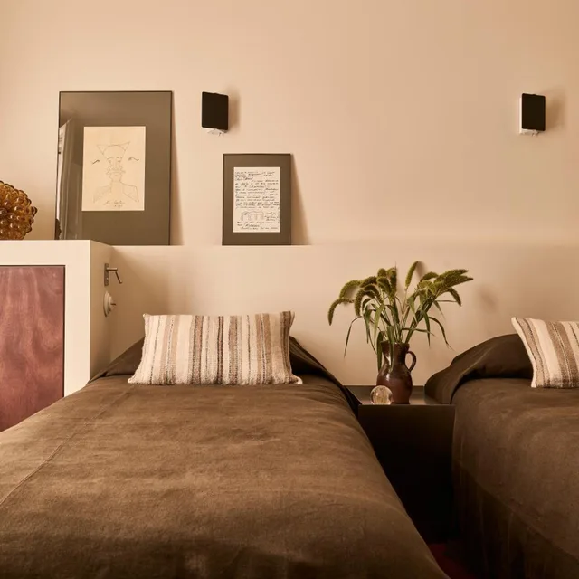 غرفة بسريرين منفصلين، Hotel Nude Paris - Color Vision 2/5