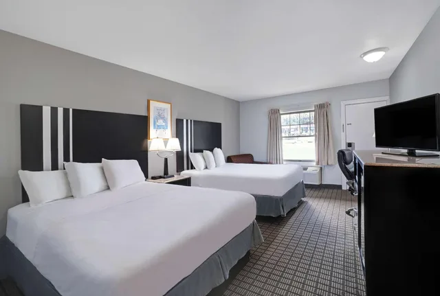 غرفة بسريرين كوين للمدخنين، Motel6 Washington, PA 1/1