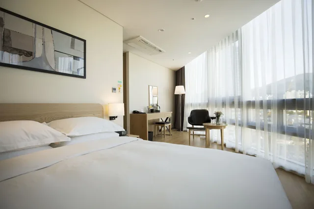 غرفة قياسية بسرير كوين بإطلالة على المدينة، Best Western Haeundae Hotel 1/7