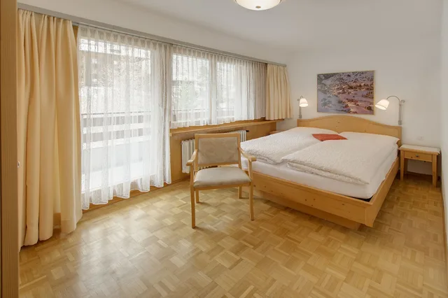 شقة عائلية بإطلالة على الجبل بغرفتي نوم مع أريكة، Hotel Parnass 1/4