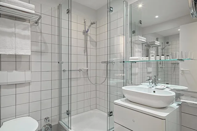 غرفة تنفيذية بسريرين منفصلين، Sheraton Hannover Pelikan Hotel 1/1