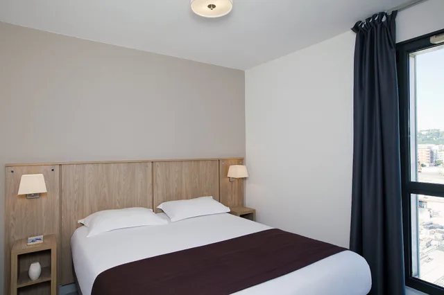 شقة بسرير مزدوج بغرفة نوم واحدة مع أريكة، Residhome Appart Hotel Lyon Gerland 2/5