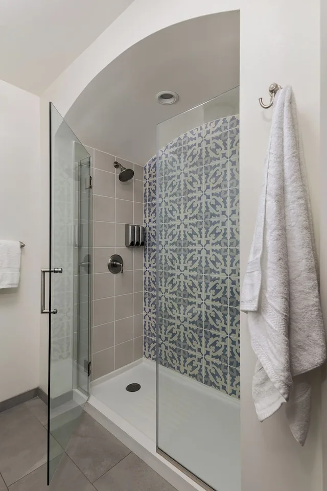 غرفة قياسية بسرير كينج، La Playa Inn Santa Barbara 5/5