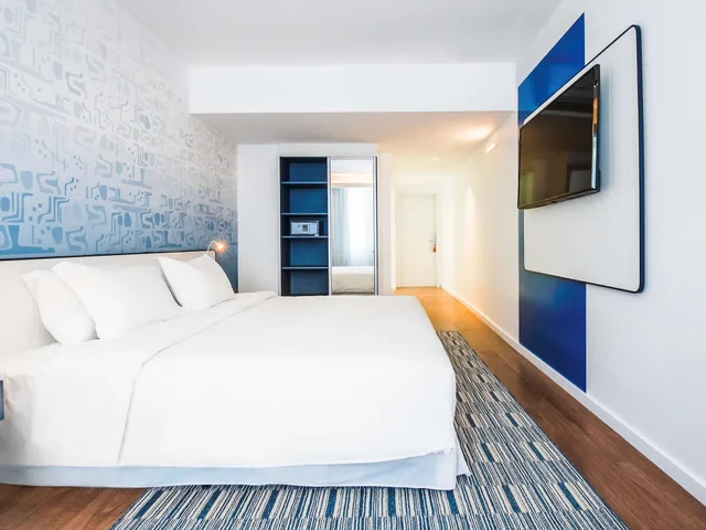 غرفة تنفيذية بسرير كوين بإطلالة جزئية على البحر، Novotel Rio de Janeiro Leme 1/10