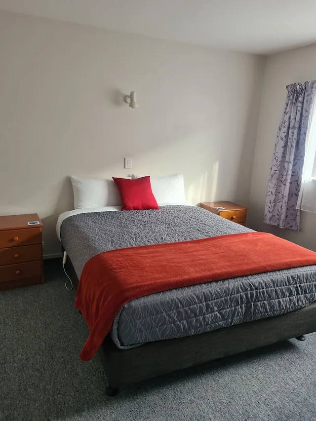 غرفة بسريرين كوين وسريرين منفصلين بغرفتي نوم، Arran Motel 6/10