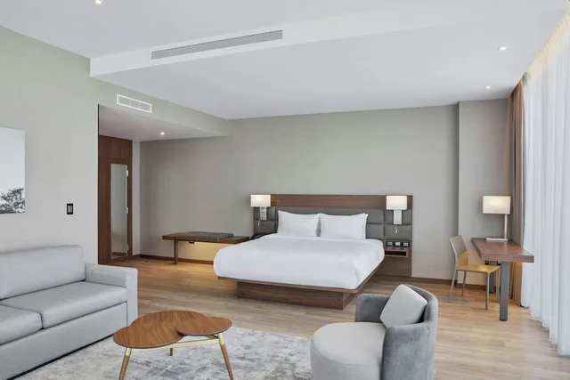 1 Bedroom, Suite, King Bed, City View, Sofa, Ac Hotel By Marriott Saltillo 5/10