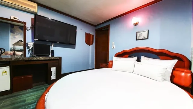 غرفة قياسية بسرير مزدوج، Swiss Motel 3/3
