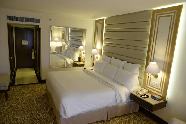 جناح رئاسي بسرير مزدوج بغرفة نوم واحدة للمدخنين، Marriott Karachi Hotel 4/8
