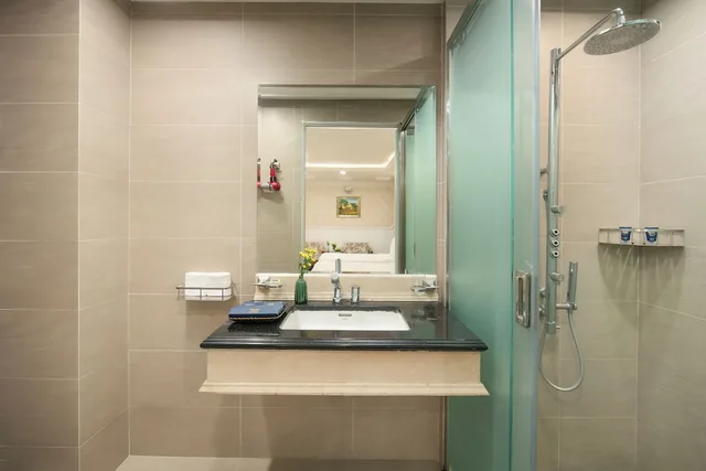 Connecting, Family, 2 King Beds, No Window، Champton Hanoi Hotel 4/4