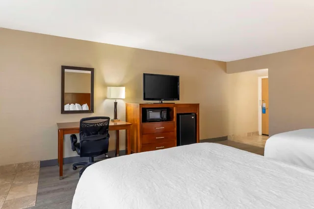 غرفة بسريرين كوين يُسمح فيها بالحيوانات الأليفة، Best Western Cottontree Inn 2/4