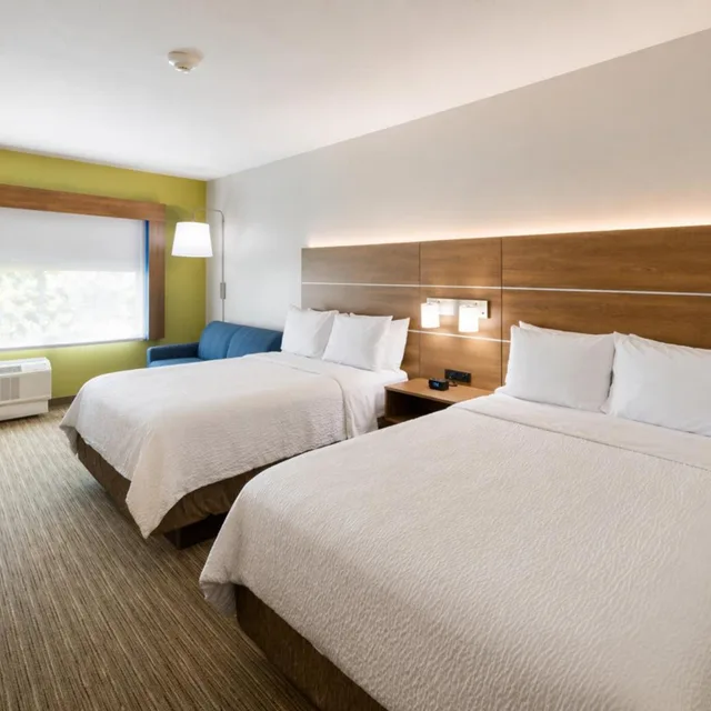 جناح بسرير كوين لذوي الإعاقة، Holiday Inn Express Suites Lindale 2/8