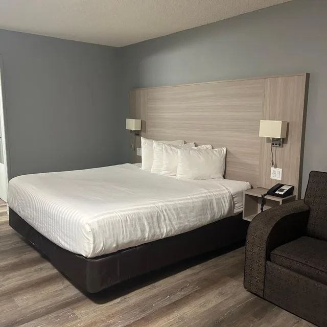 استوديو بسرير كينج، Ramada by Wyndham Medicine Hat 1/2