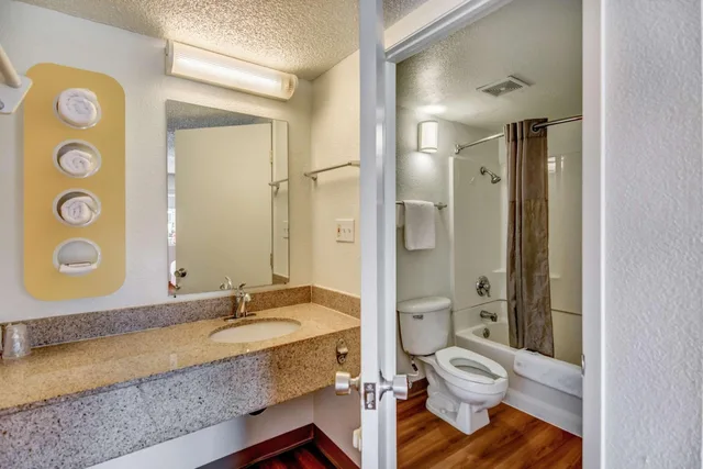 غرفة رباعية، Motel6 Stockton, CA - North 9/9