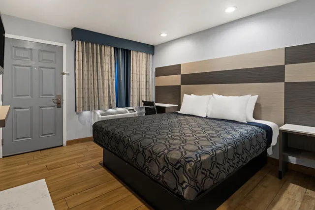 غرفة بسرير كينج، Bay Breeze Inn 6/10