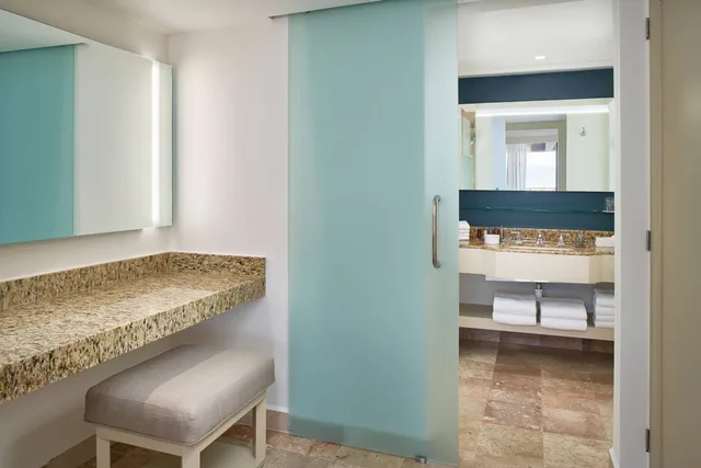 1 Bedroom, Ambassador, Suite, King Bed, Ocean Front, Large، Marriott Puerto Vallarta Resort and Spa (ex Casa Magna Marriott Puerto Vallarta Resort and Spa) 3/5