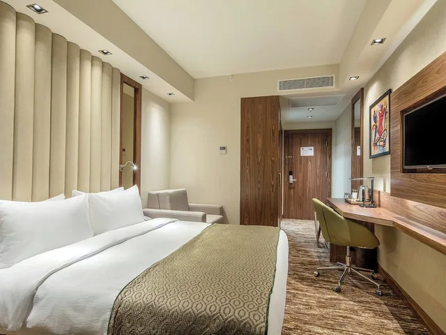 غرفة قياسية بسرير كوين بإطلالة على البحر، Holiday Inn Antalya - Lara 1/8