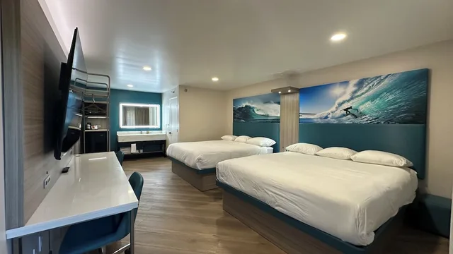 غرفة بسريرين كينج، Costa Mesa Inn 2/3