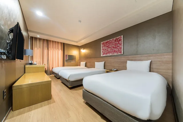 Room, Triple, Disney View، S Hotel Jeju 1/1
