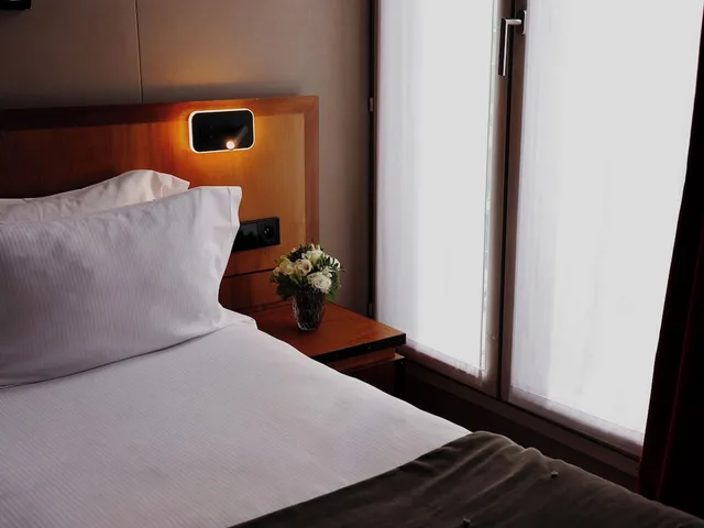 Room, Double Bed, Hotel Chateaudun Opera 5/10